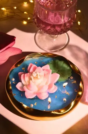 Lotus Pond Urli Candle – Medium